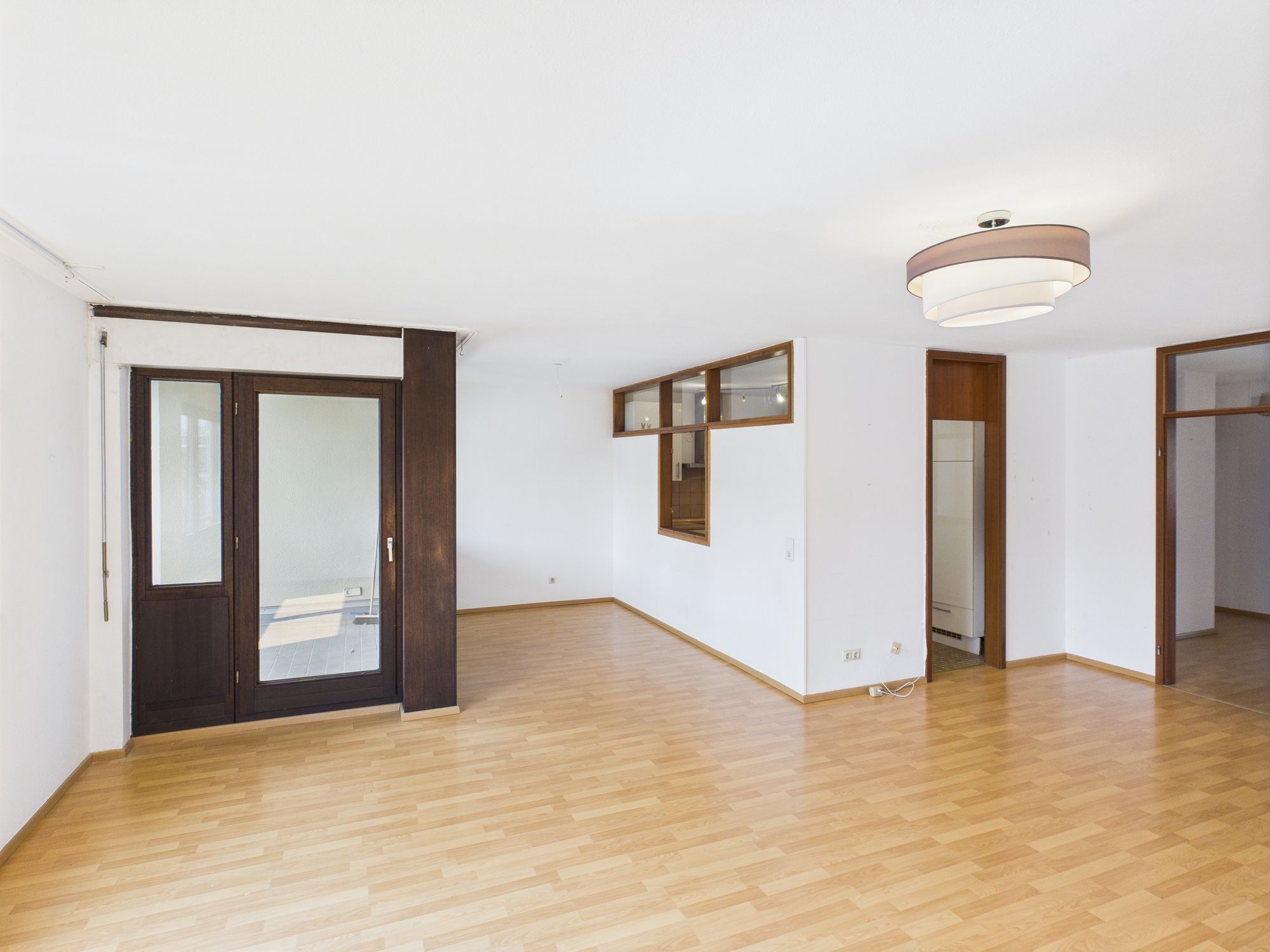 Perfekt geeignet als 3er WG - zentrale Wohnung mit Renovierungsstau in 68159 Mannheim – DESEO Immobilien Mannheim 3/9