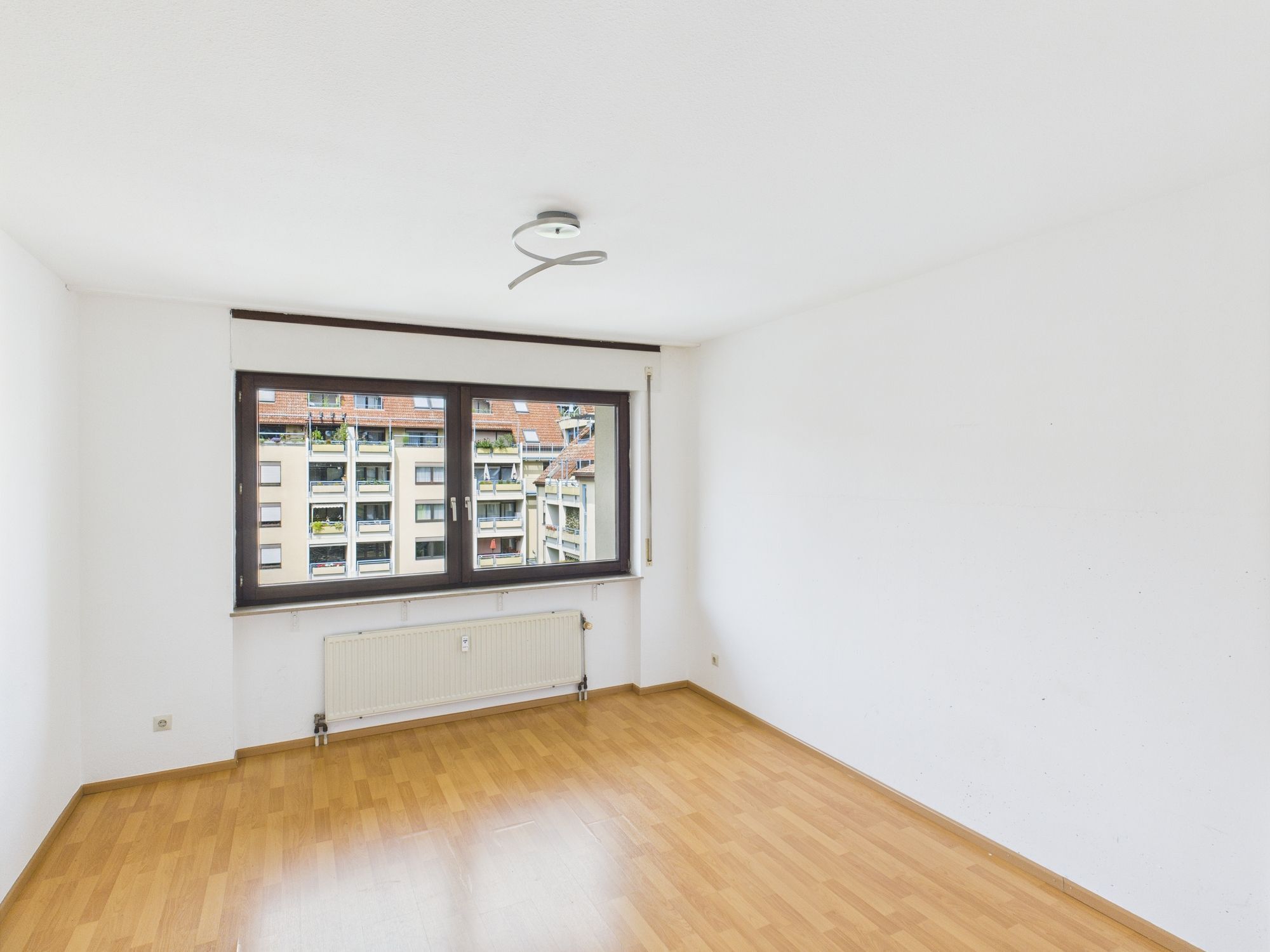 Perfekt geeignet als 3er WG - zentrale Wohnung mit Renovierungsstau in 68159 Mannheim – DESEO Immobilien Mannheim 6/9