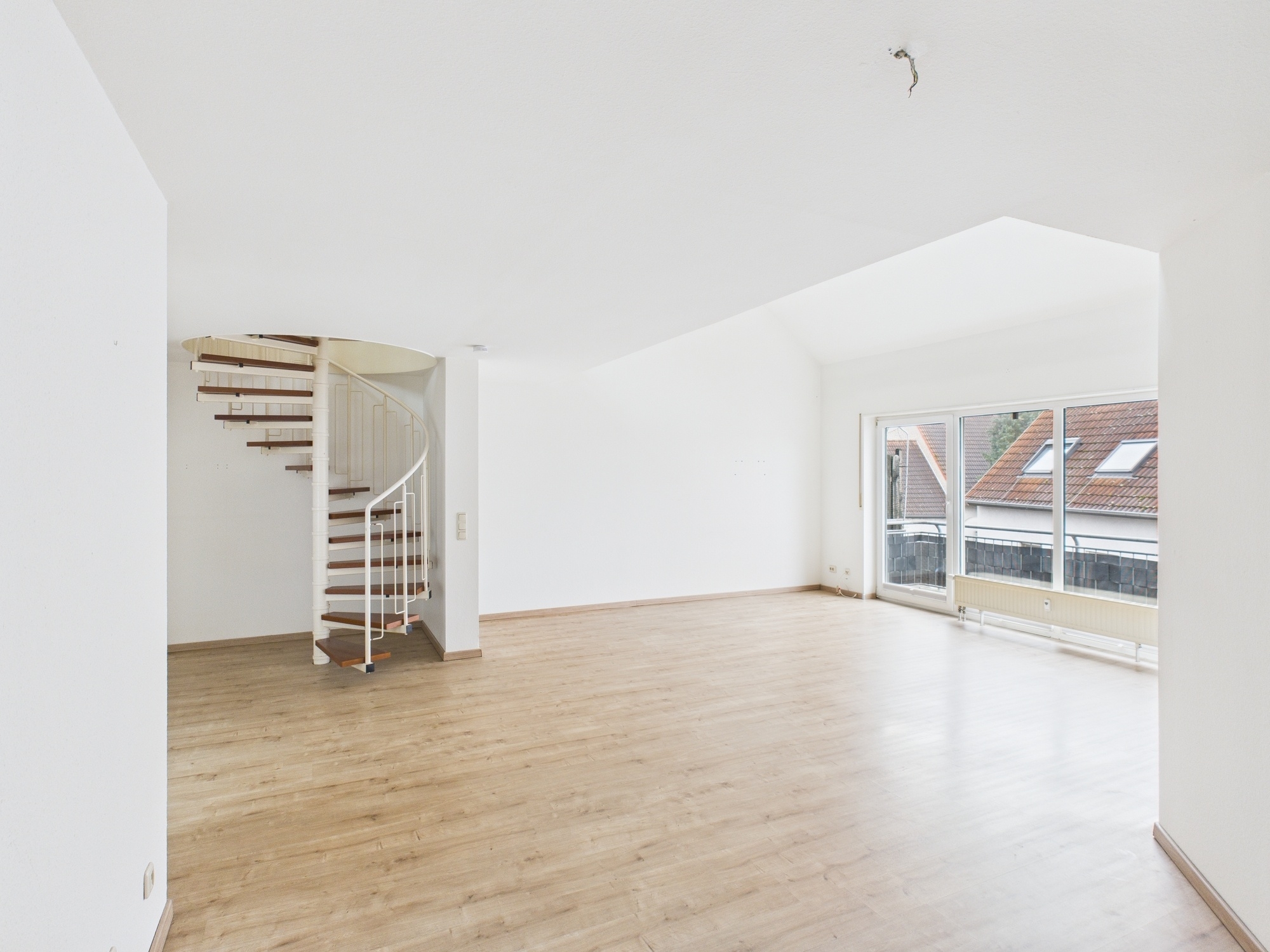 Wohnen mit Charakter: 2-Zimmer-Maisonette mit Galerie, Balkon & 2 Bädern in 67069 Ludwigshafen am Rhein – DESEO Immobilien Mannheim 9/36