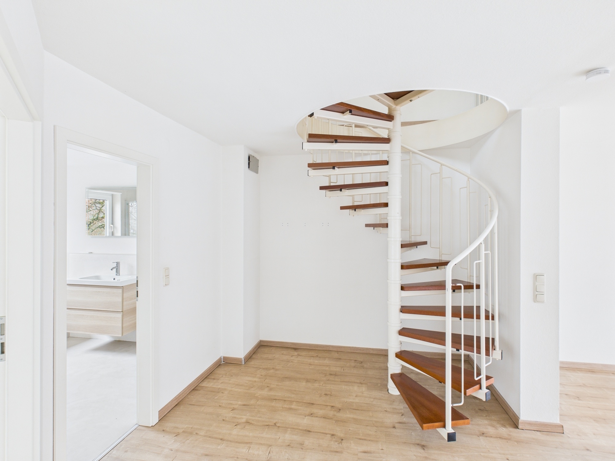Wohnen mit Charakter: 2-Zimmer-Maisonette mit Galerie, Balkon & 2 Bädern in 67069 Ludwigshafen am Rhein – DESEO Immobilien Mannheim 17/36