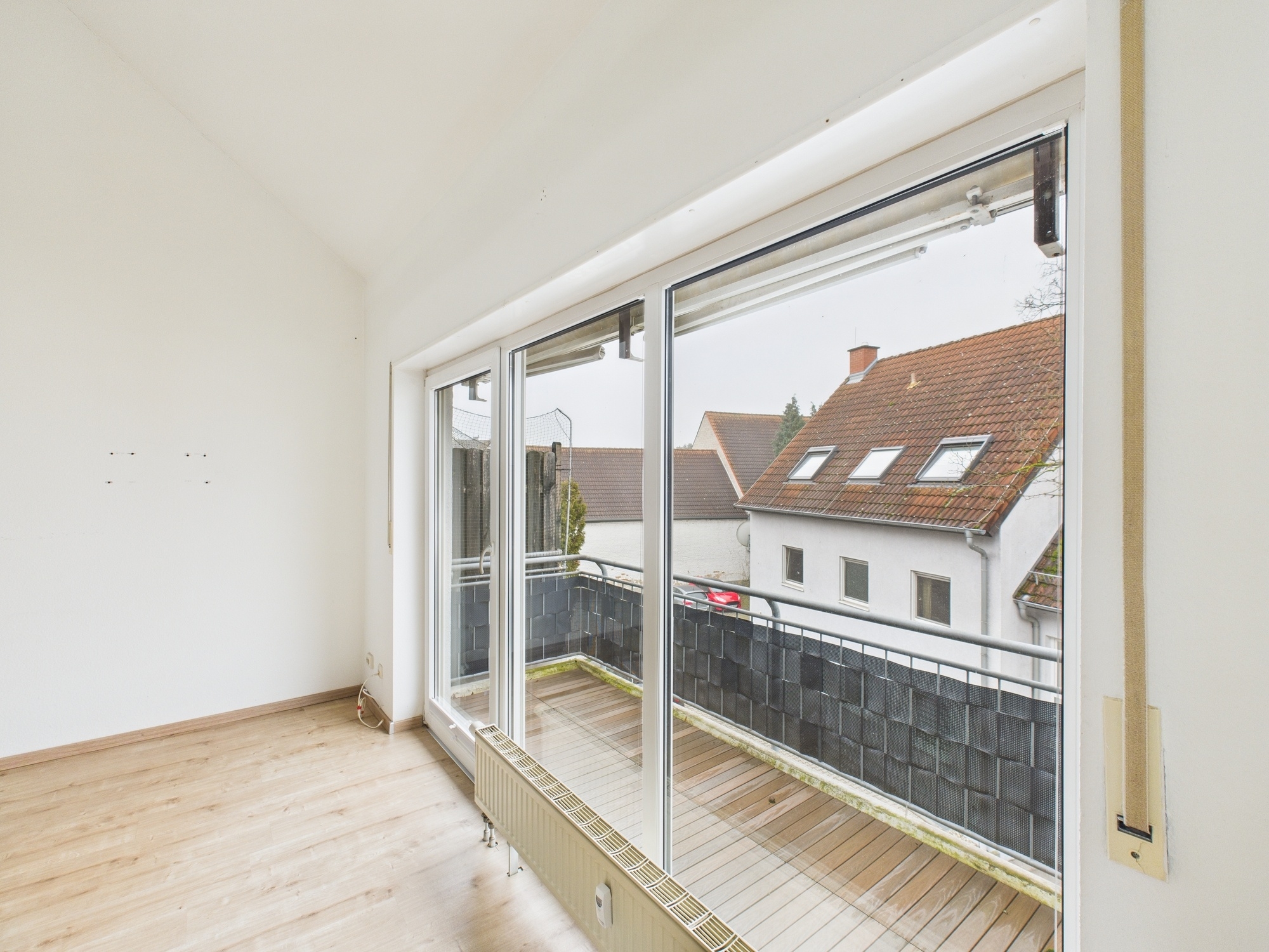 Wohnen mit Charakter: 2-Zimmer-Maisonette mit Galerie, Balkon & 2 Bädern in 67069 Ludwigshafen am Rhein – DESEO Immobilien Mannheim 24/36