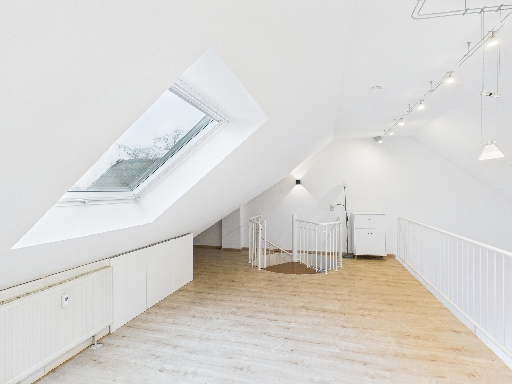 Wohnen mit Charakter: 2-Zimmer-Maisonette mit Galerie, Balkon & 2 Bädern in 67069 Ludwigshafen am Rhein – DESEO Immobilien Mannheim 29/36