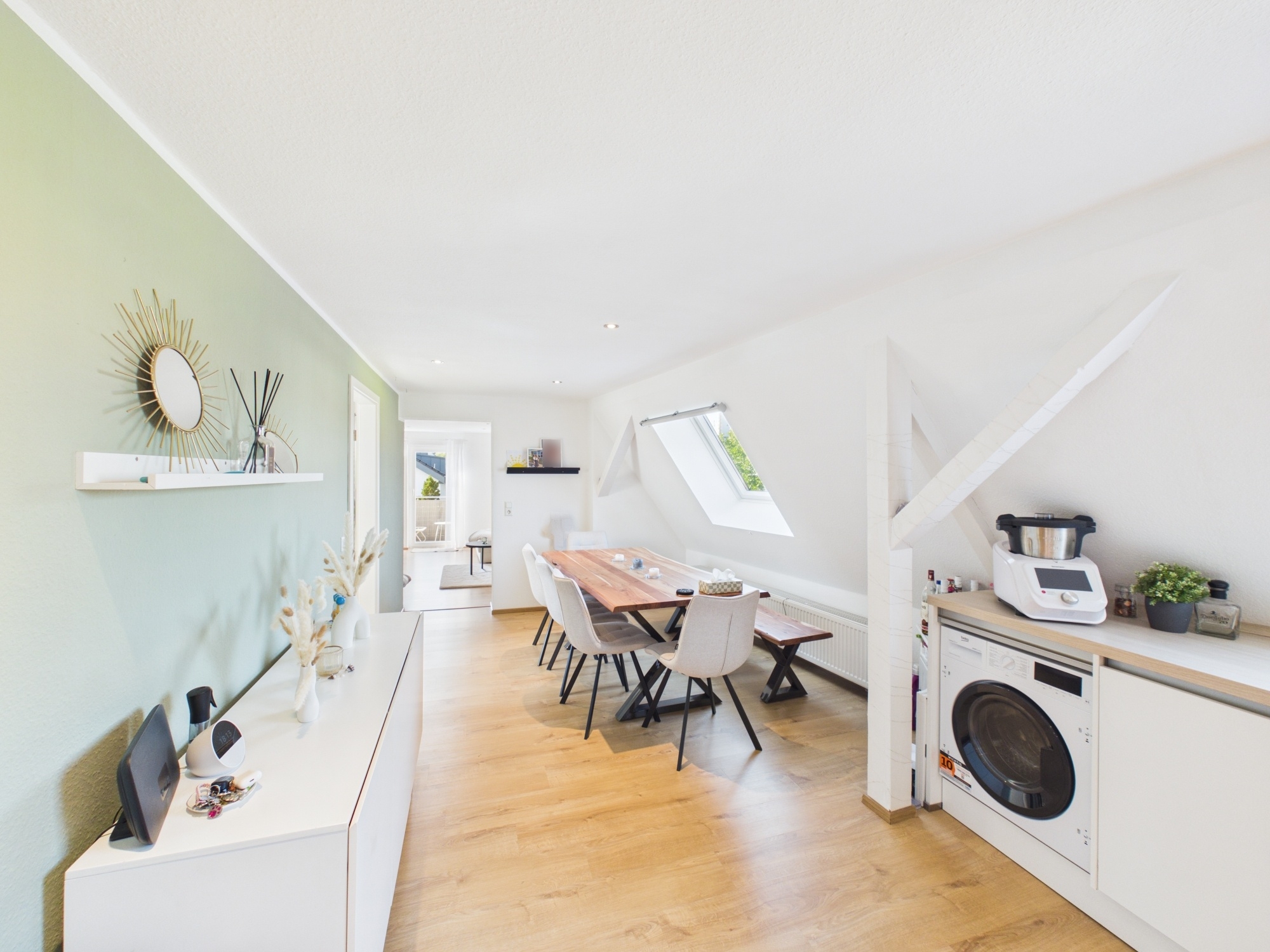 Gemütliche Dachgeschosswohnung mit Klimaanlage und Balkon in 68775 Ketsch – DESEO Immobilien Mannheim 4/10
