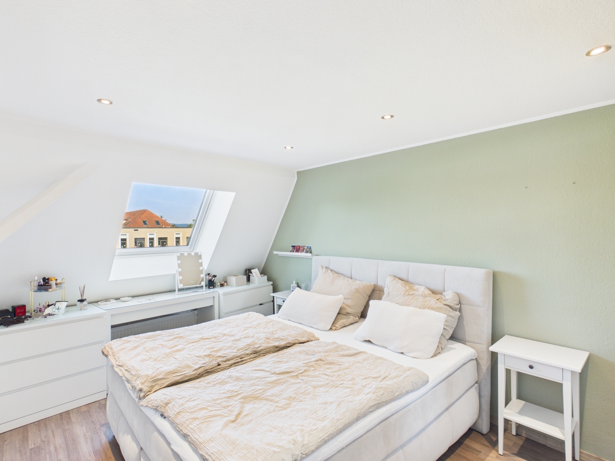 Gemütliche Dachgeschosswohnung mit Klimaanlage und Balkon in 68775 Ketsch – DESEO Immobilien Mannheim 9/10