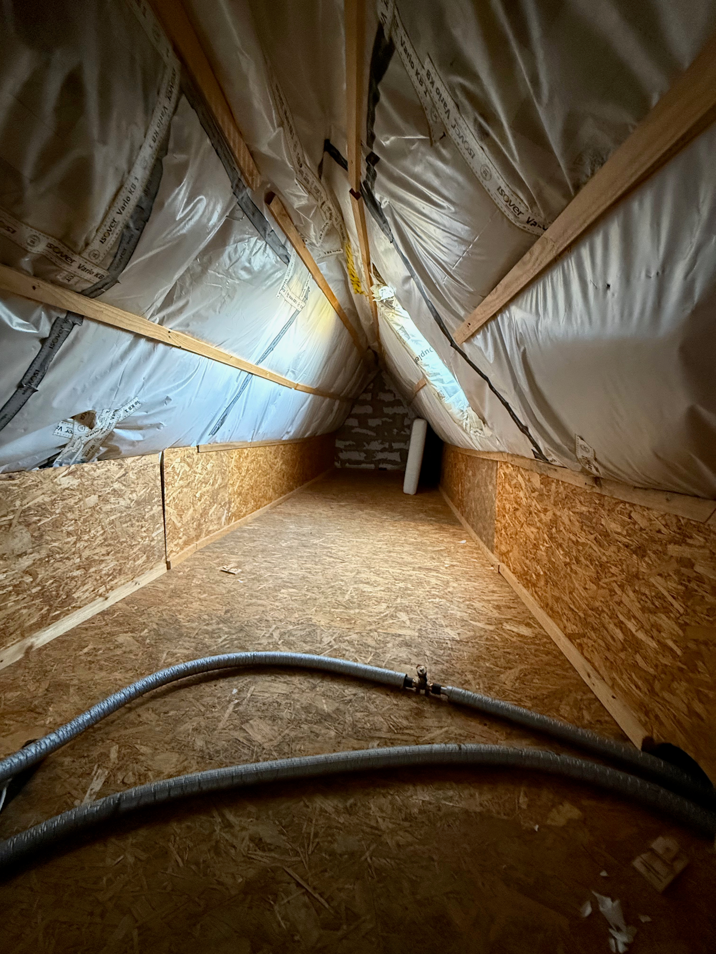 Gemütliche Dachgeschosswohnung mit Klimaanlage und Balkon in 68775 Ketsch – DESEO Immobilien Mannheim 14/16