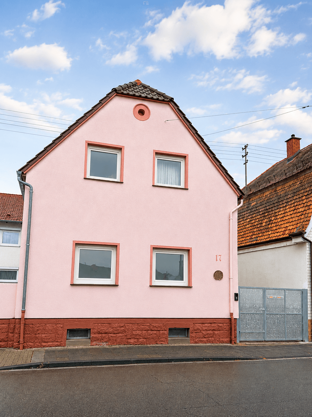 Viel Raum für neue Ideen – ein Zuhause mit Geschichte und Entwicklungspotenzial in 67067 Ludwigshafen am Rhein – DESEO Immobilien Mannheim 1/26