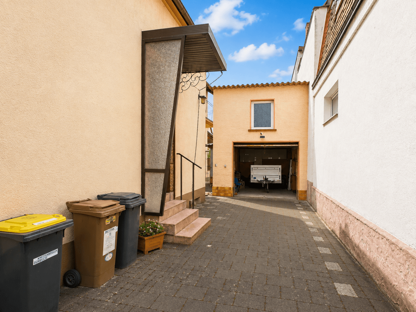 Viel Raum für neue Ideen – ein Zuhause mit Geschichte und Entwicklungspotenzial in 67067 Ludwigshafen am Rhein – DESEO Immobilien Mannheim 2/26