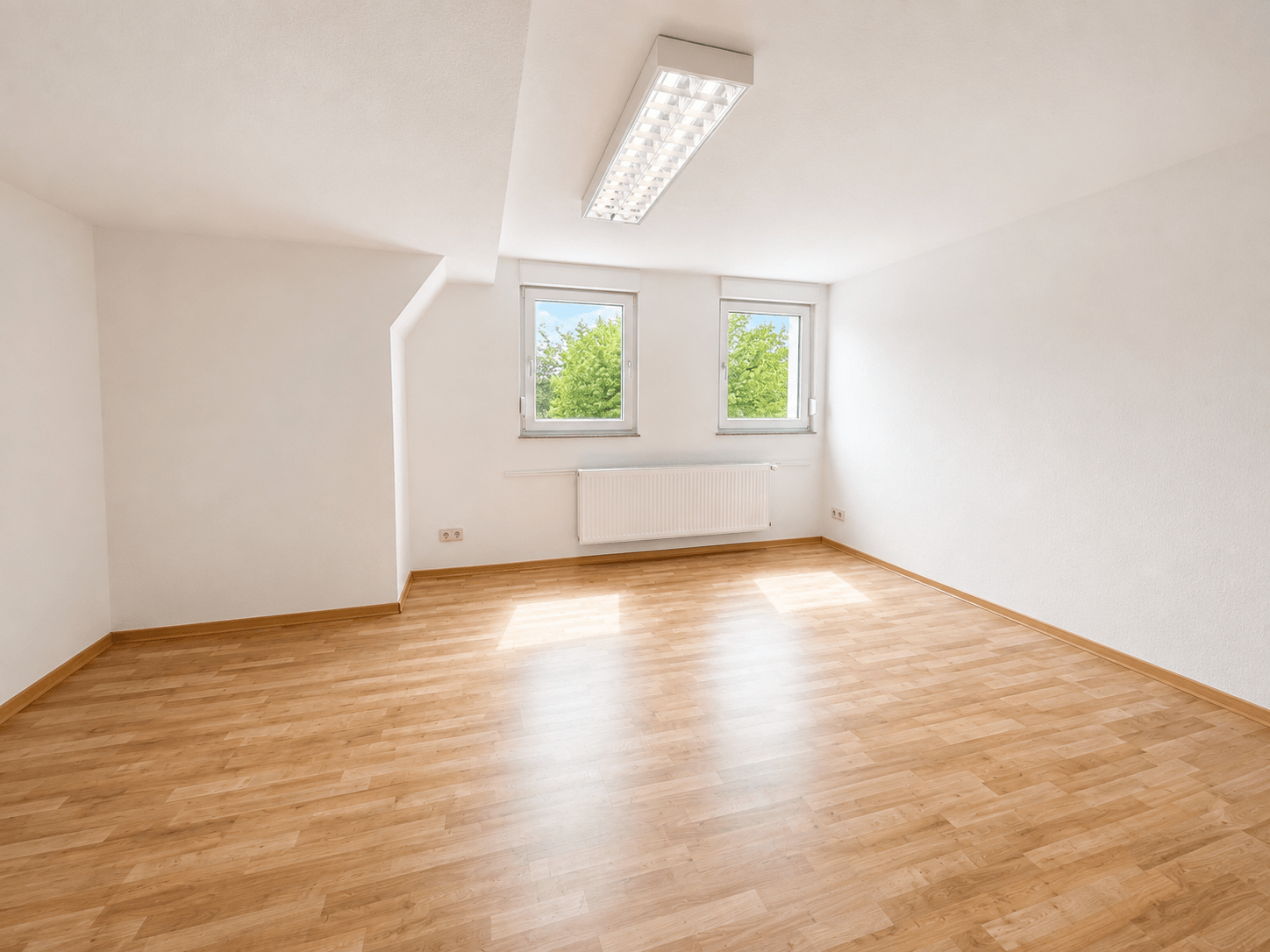 Großzügig wohnen – mit Gewerbefläche als zusätzlicher Möglichkeit in 68623 Lampertheim – DESEO Immobilien Mannheim 22/26