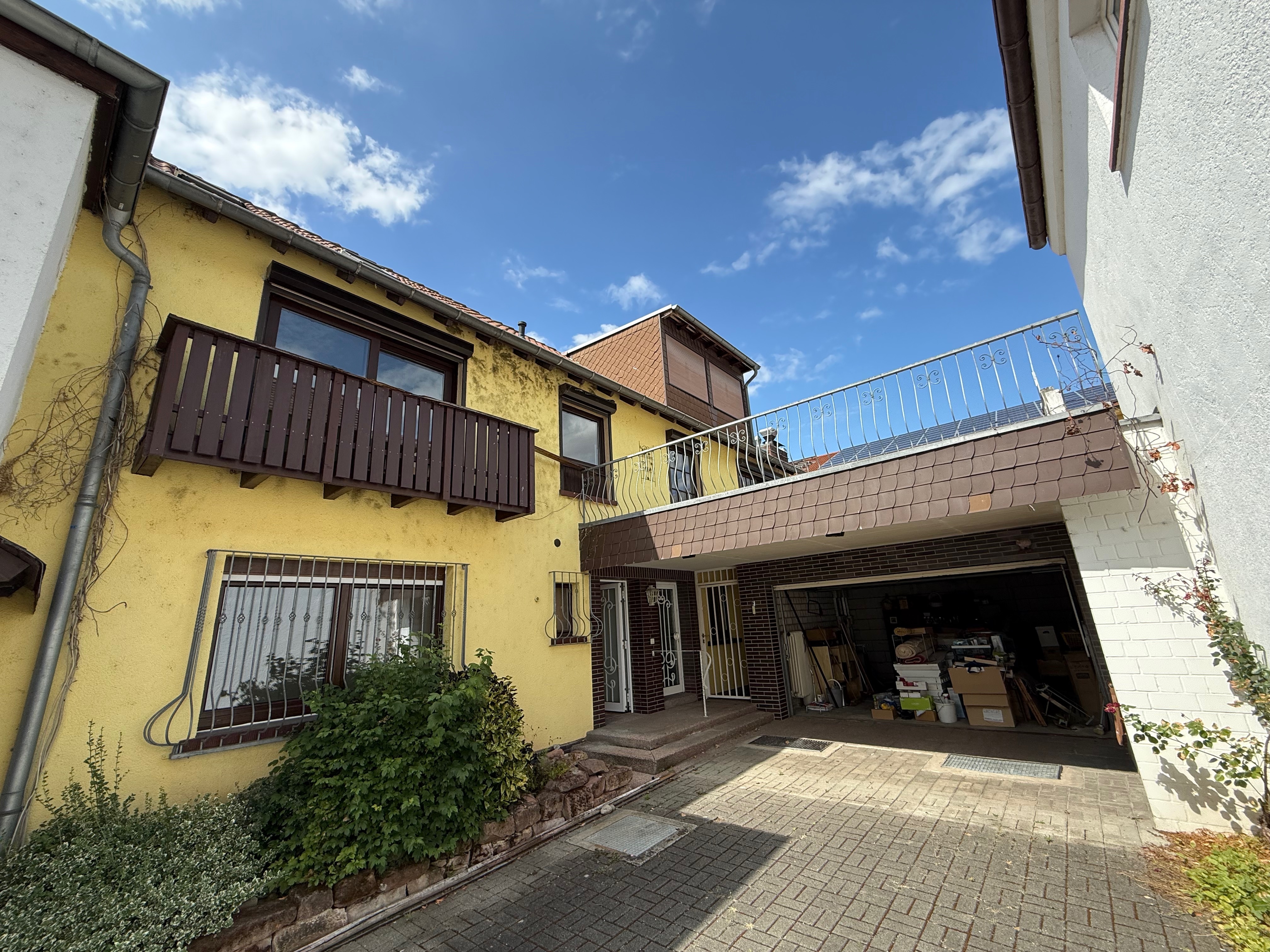 Großzügig wohnen – mit Gewerbefläche als zusätzlicher Möglichkeit in 68623 Lampertheim – DESEO Immobilien Mannheim 24/26
