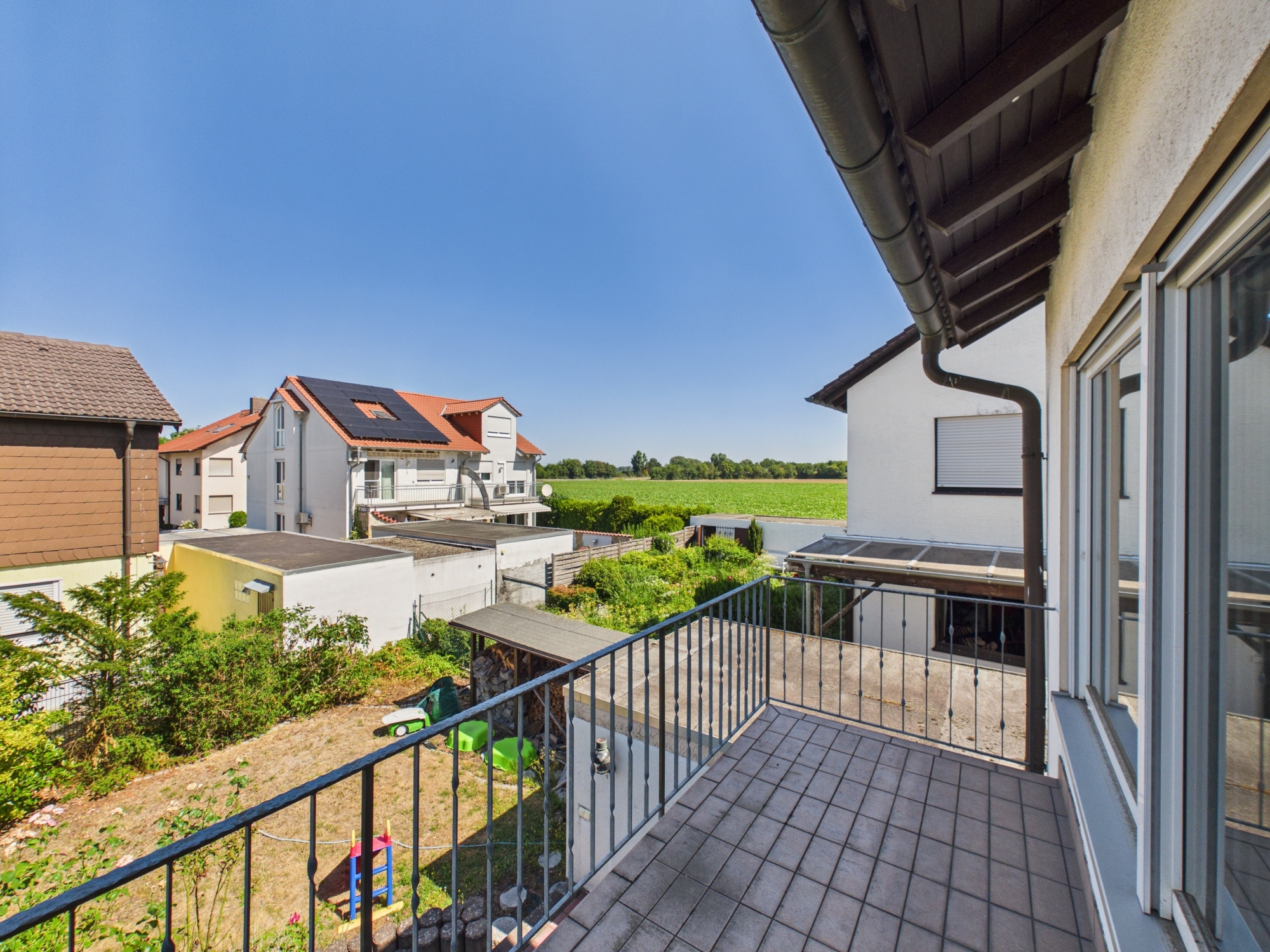 Großzügige Doppelhaushälfte mit Garten & Garage in 67112 Mutterstadt – DESEO Immobilien Mannheim 8/15